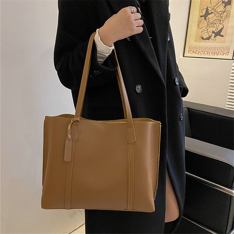 クラシックな黒のフェイクレザートートバッグ、大容量ハンドバッ - Women Bags Work のレビューと価格