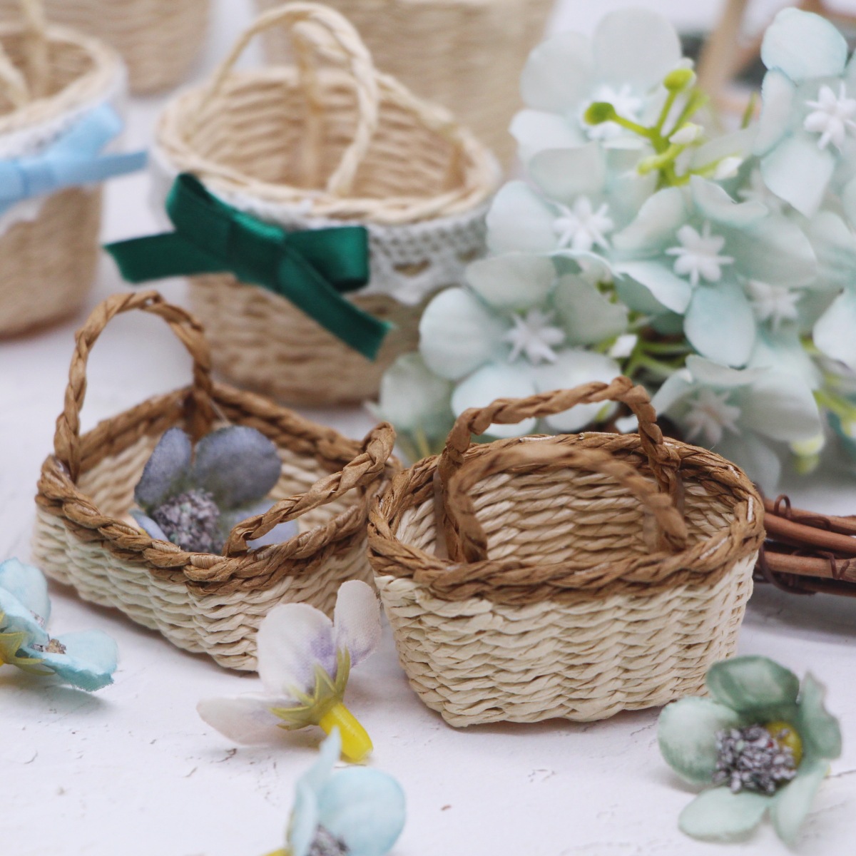 1Pc ドールハウス手織りラフィット草ハンドヘルドバスケット - Basket Bag Wicker のレビューと価格